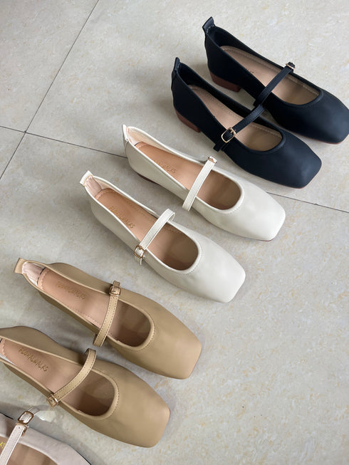 Casual Ballet Shoe with Buckle Strap